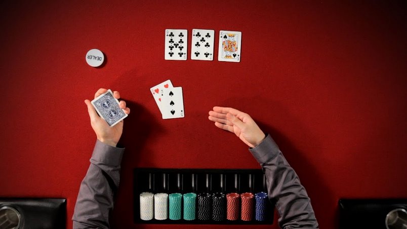 Bluff trong poker là gì? Tình huống tốt để bluff và kinh nghiệm bluff